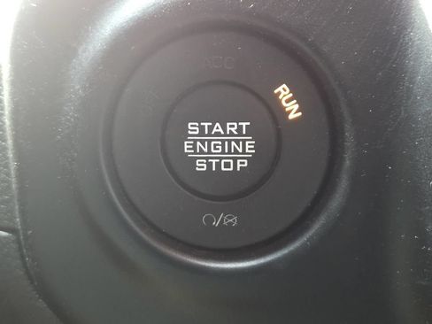 Used 2023 Jeep Gladiator Rubicon w/ Cold Weather Group AWD/4WD image 31