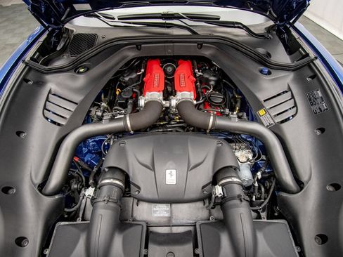 Used 2016 Ferrari California T RWD image 39
