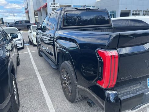 Used 2023 Toyota Tundra Platinum image 3