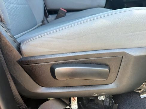 Used 2018 RAM 2500 Tradesman w/ Chrome Appearance Group AWD/4WD image 14
