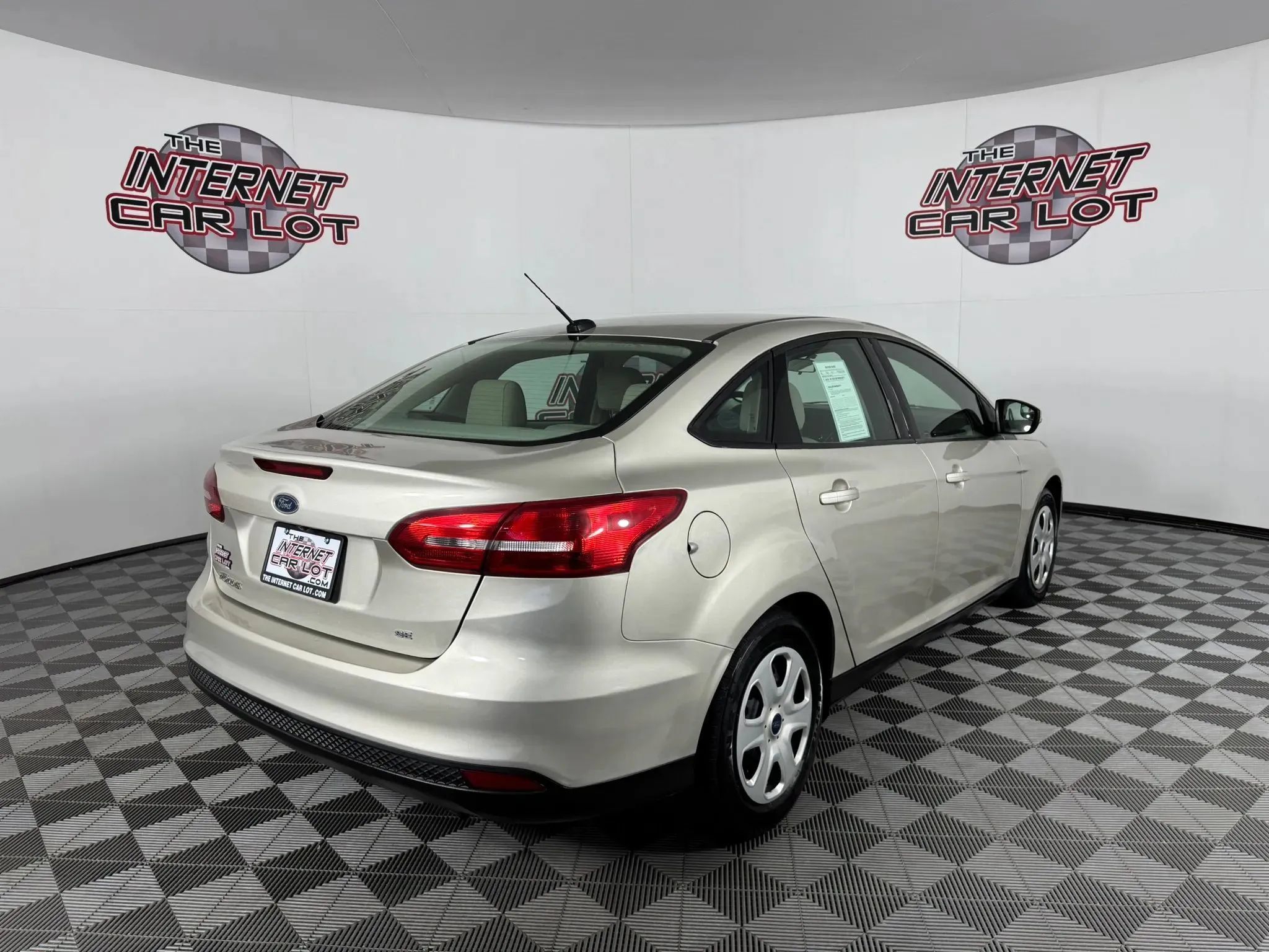 Used 2017 Ford Focus SE FWD image 7