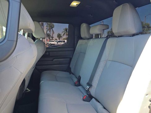 Certified 2025 Toyota Tacoma SR5 AWD/4WD image 20