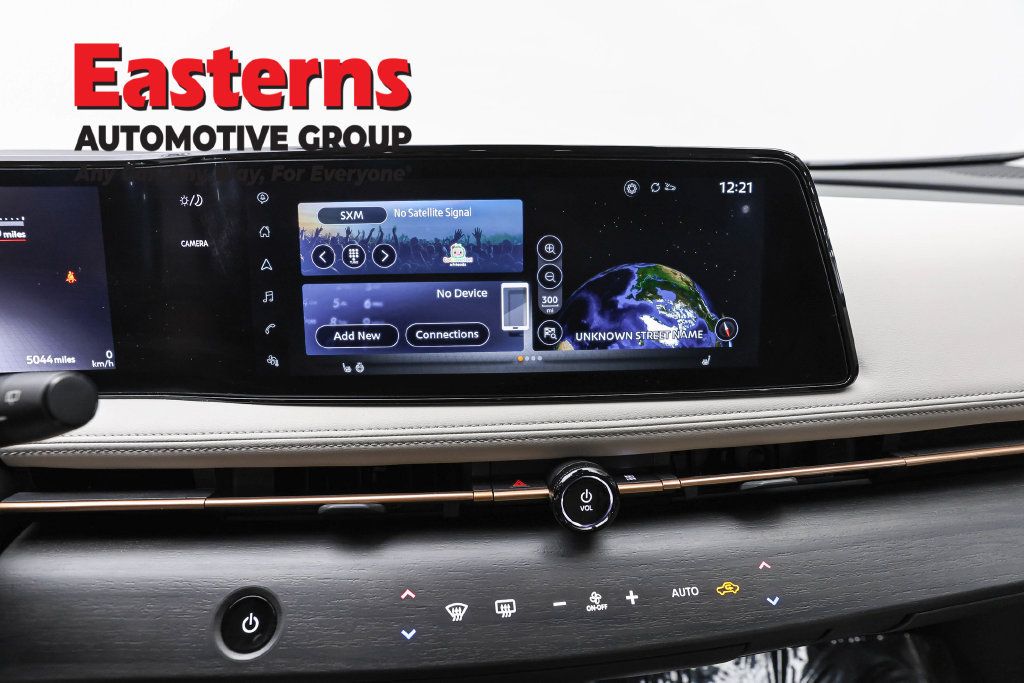 Used 2023 Nissan Ariya AWD image 14