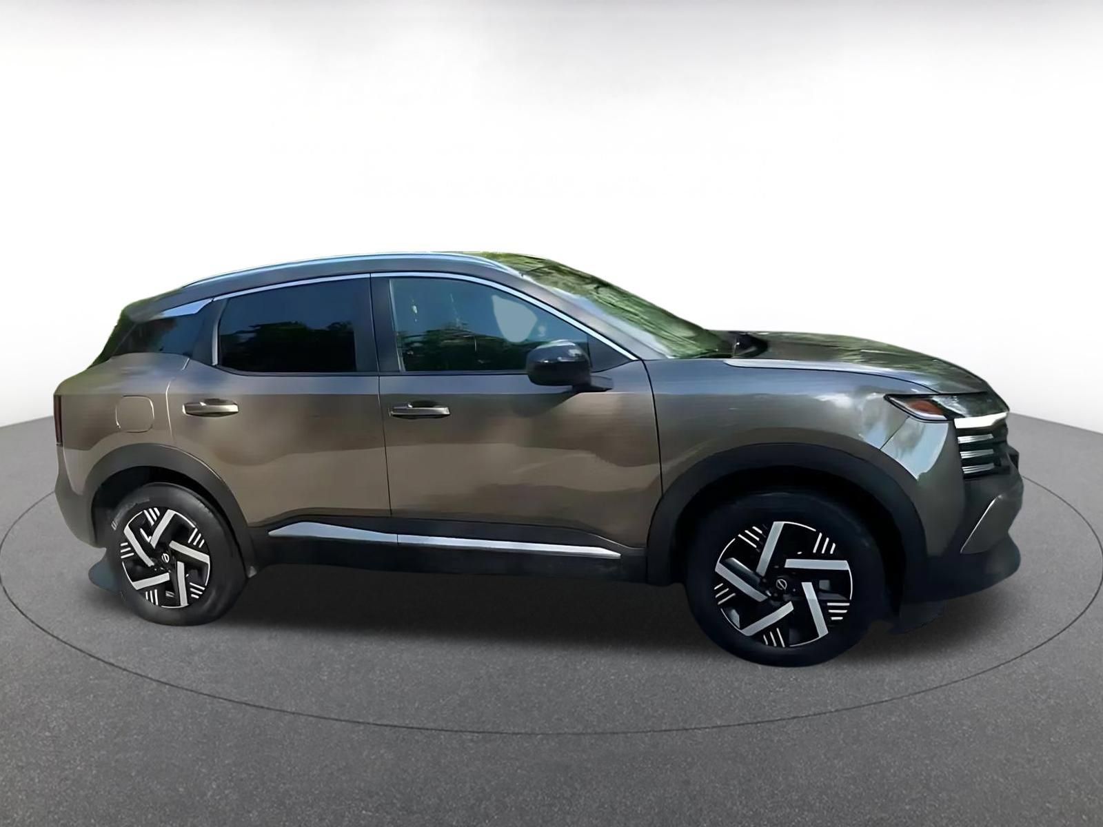 Used 2026 Nissan Kicks SV w/ Cold Weather Package FWD image 15
