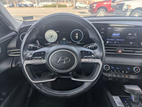 Used 2021 Hyundai Elantra SEL w/ Convenience Package image 10