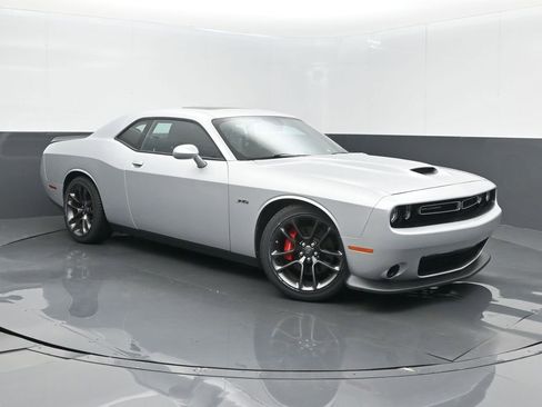 Used 2023 Dodge Challenger R/T w/ Performance Handling Group RWD image 28