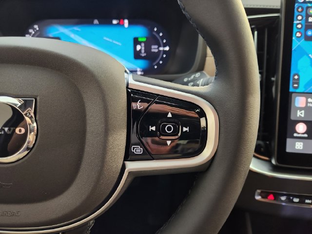 New 2026 Volvo XC90 T8 Plus w/ Protection Package Premier AWD/4WD image 29