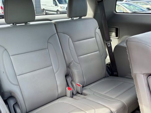 Used 2021 GMC Acadia SLT image 12