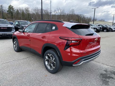 New 2026 Chevrolet Trax LT image 3