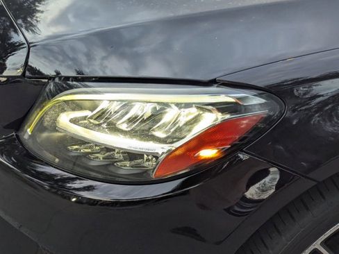 Used 2021 Mercedes-Benz C 300 Sedan image 10