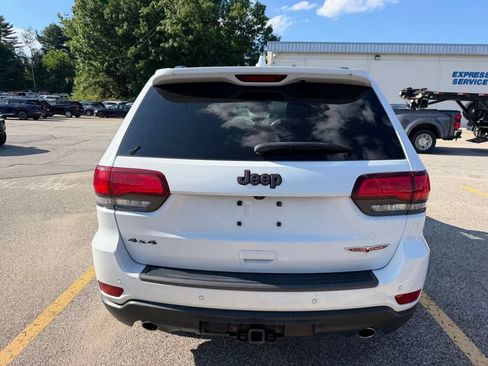 Used 2018 Jeep Grand Cherokee Trailhawk w/ Trailhawk Luxury Group AWD/4WD image 3
