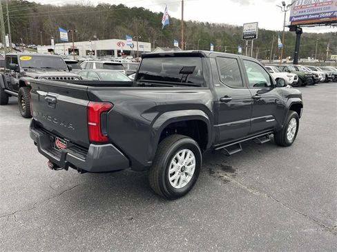 Used 2025 Toyota Tacoma SR5 image 4