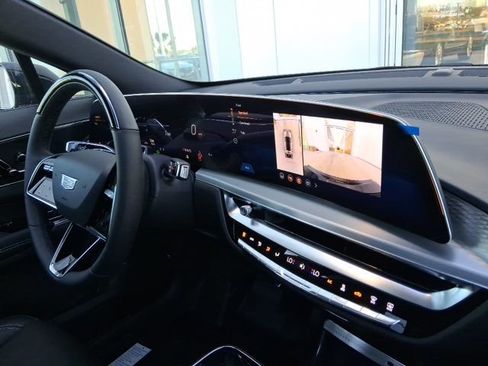 New 2026 Cadillac Lyriq Luxury w/ LPO, Floor Liner Package AWD/4WD image 15