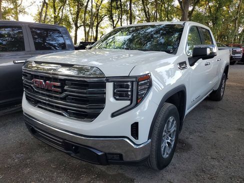Used 2025 GMC Sierra 1500 SLT RWD image 2
