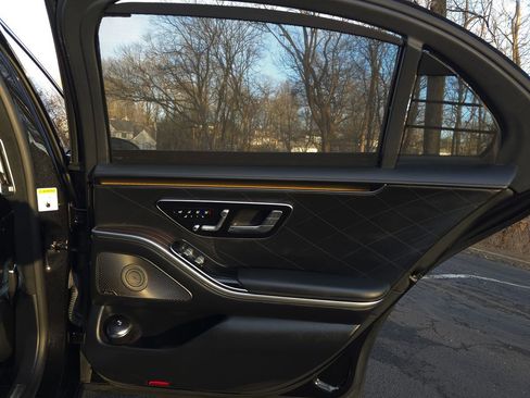 Used 2021 Mercedes-Benz S 580 4MATIC Sedan w/ Warmth & Comfort Package image 34