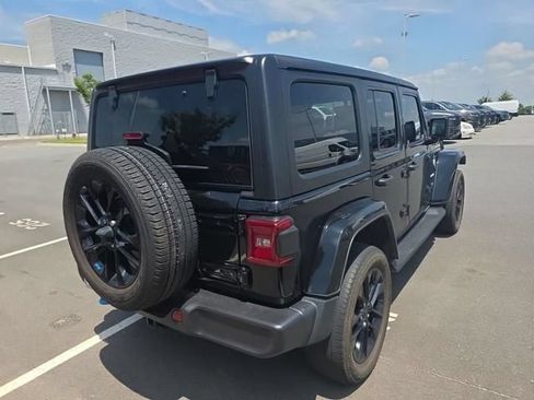 Used 2022 Jeep Wrangler Unlimited Sahara w/ Cold Weather Group AWD/4WD image 4