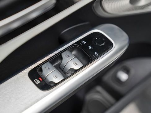 Used 2024 Mercedes-Benz GLC 300 4MATIC w/ AMG Line image 49