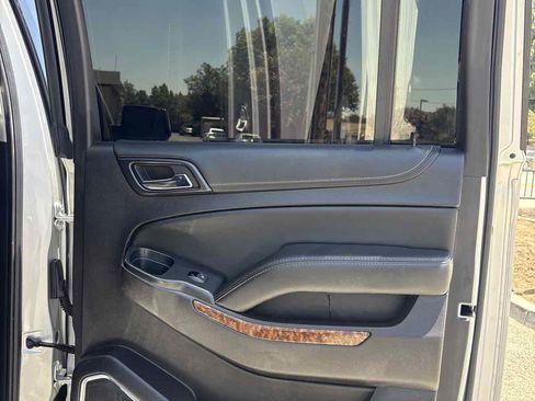 Used 2016 Chevrolet Suburban LTZ RWD image 23