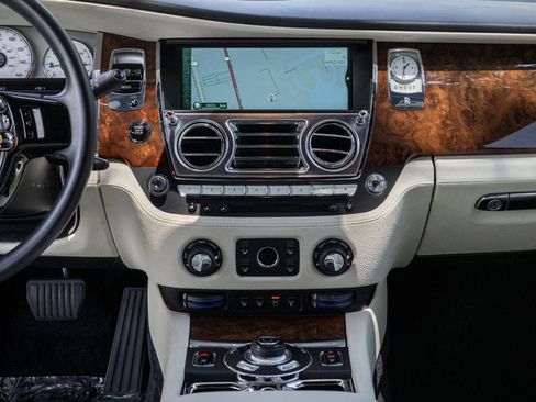 Used 2013 Rolls-Royce Ghost RWD image 18