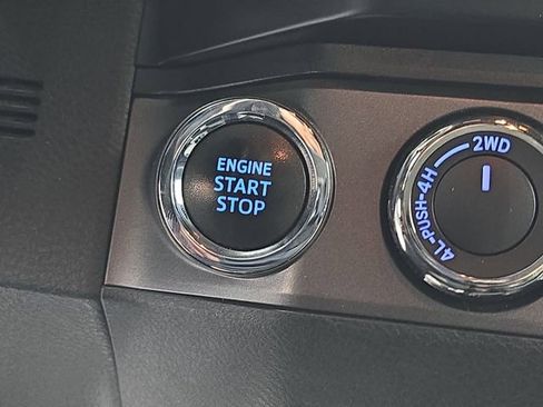 Used 2020 Toyota Tacoma TRD Off-Road image 35