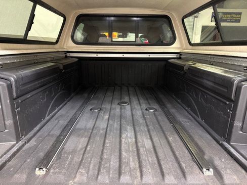 Used 2018 Nissan Titan SL w/ Chrome Package image 76