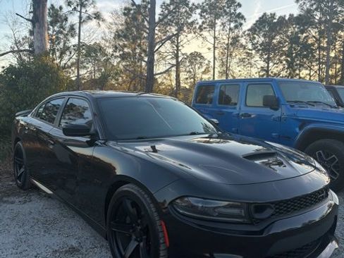 Used 2019 Dodge Charger Scat Pack image 1