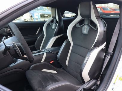 Used 2022 Ford Mustang Shelby GT500 w/ Carbon Fiber Track Pack