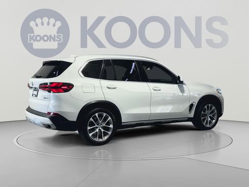 Used 2024 BMW X5 xDrive40i AWD/4WD image 11