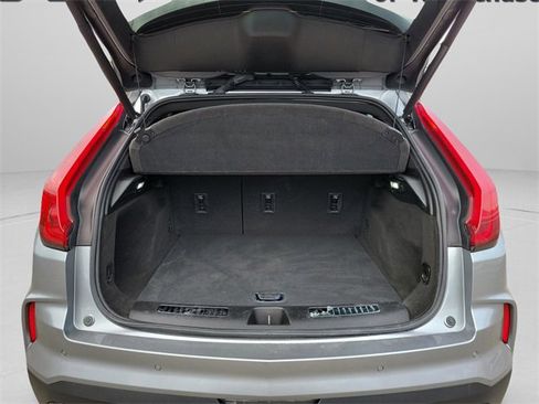 Used 2025 Cadillac XT4 Premium Luxury image 10