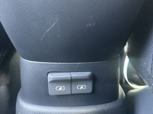 New 2025 Nissan Kicks Play S image 21