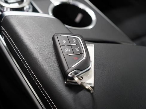 Used 2024 Cadillac Lyriq Luxury AWD/4WD image 14