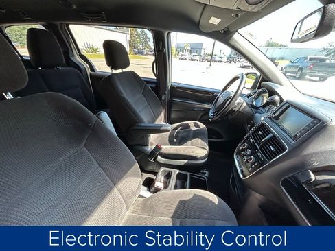 Used 2019 Dodge Grand Caravan SE image 26