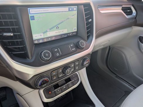 Certified 2023 GMC Acadia SLT w/ Technology Package image 18