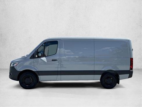 Used 2024 Mercedes-Benz Sprinter 2500 image 8