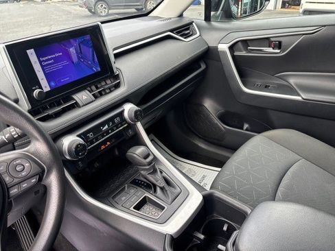 Used 2024 Toyota RAV4 XLE FWD image 27