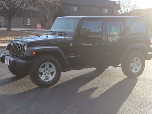Used 2012 Jeep Wrangler Unlimited Sport image 10