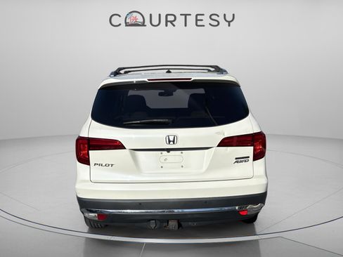 Used 2017 Honda Pilot Touring image 7
