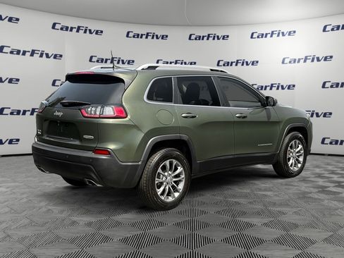 Used 2019 Jeep Cherokee Latitude Plus w/ Cold Weather Group AWD/4WD image 6