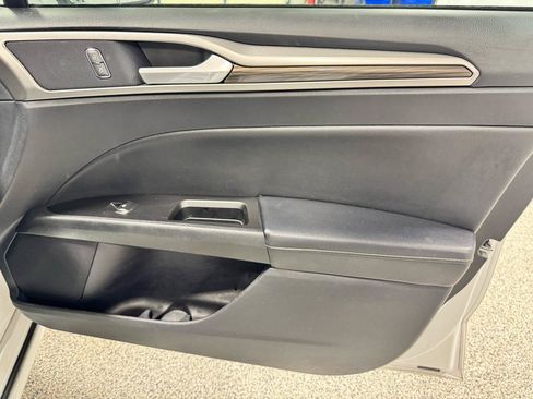 Used 2019 Ford Fusion SEL FWD image 26