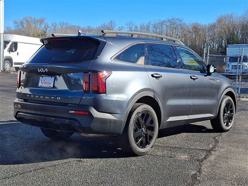 Used 2022 Kia Sorento S image 6
