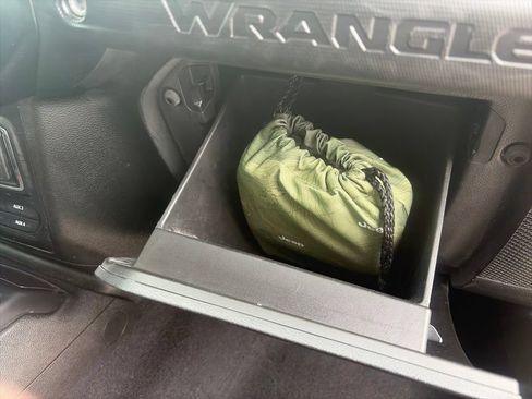 Used 2021 Jeep Wrangler Sport AWD/4WD image 20