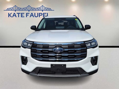 New 2026 Ford Explorer Active w/ Active Comfort Package AWD/4WD image 2