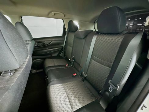 Used 2020 Nissan Rogue S image 25