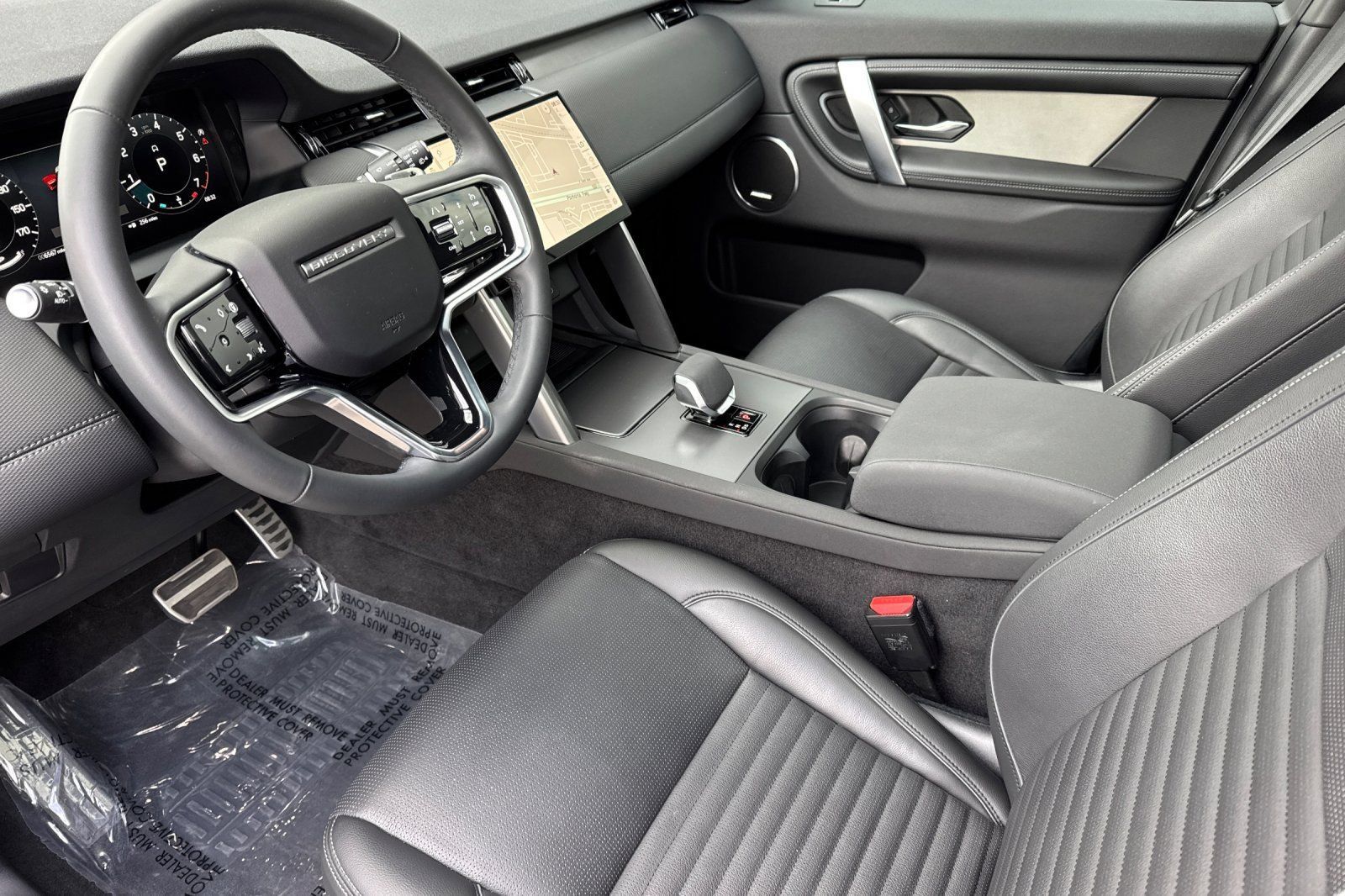 Used 2025 Land Rover Discovery Sport Dynamic SE AWD/4WD image 9