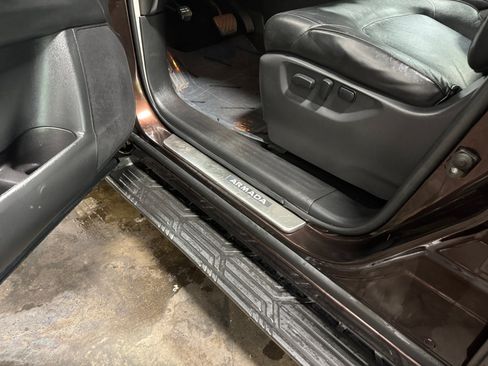 Used 2022 Nissan Armada SL w/ Captain's Chairs Package RWD image 17