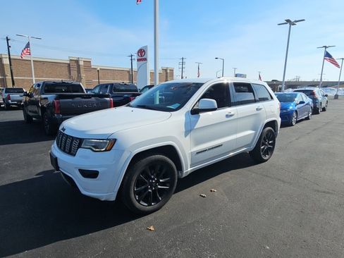 Used 2020 Jeep Grand Cherokee Altitude image 7