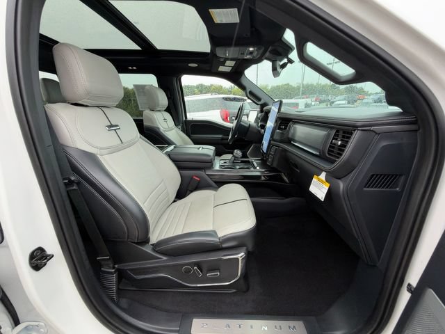 Used 2023 Ford F150 Lightning Platinum AWD/4WD image 9