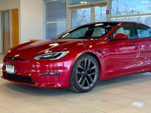 Used 2022 Tesla Model S AWD image 4