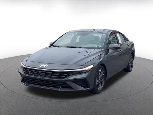 Used 2025 Hyundai Elantra SEL image 7