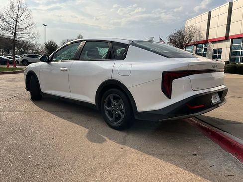 Used 2025 Kia K4 LXS image 8